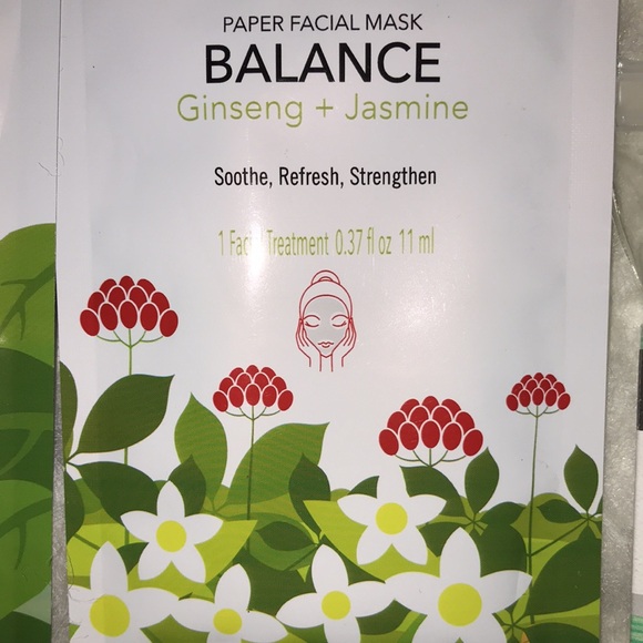 Paper facial mask 5 and mask remover sponge. - Picture 8 of 10